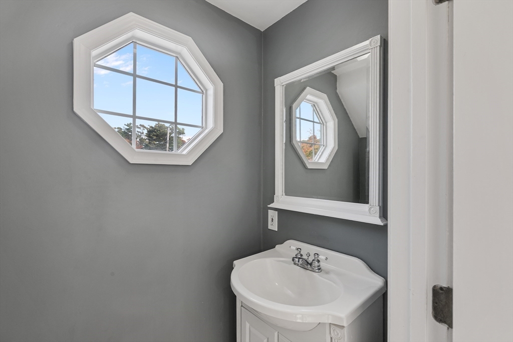 1 Violet Road Burlington, MA 01803 - Photo 31 of 42 Gallery Image 31