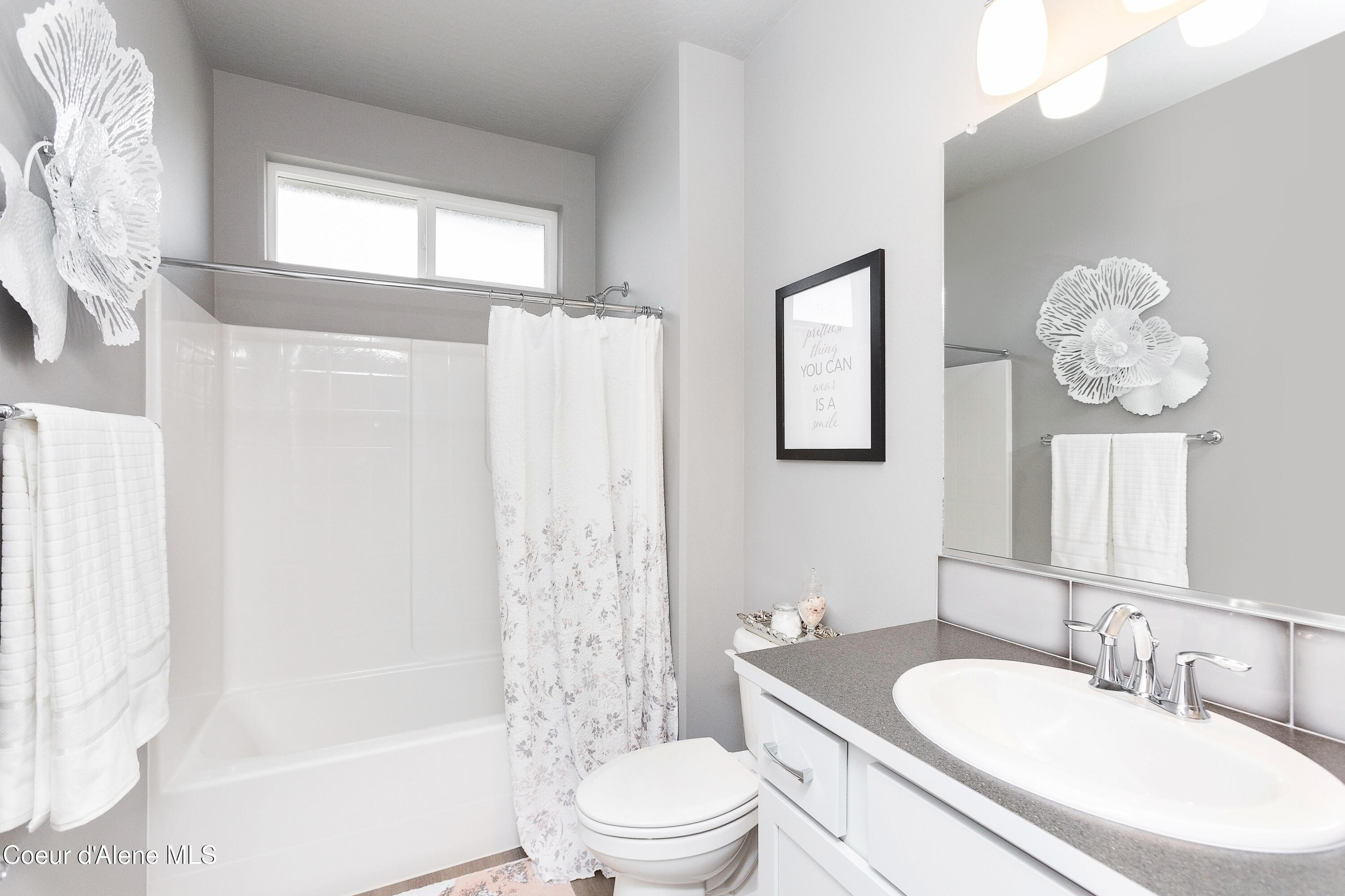 3265 North Segar Loop Post Falls, ID 83854 - Photo 4 of 30 3 - Guest Bathroom