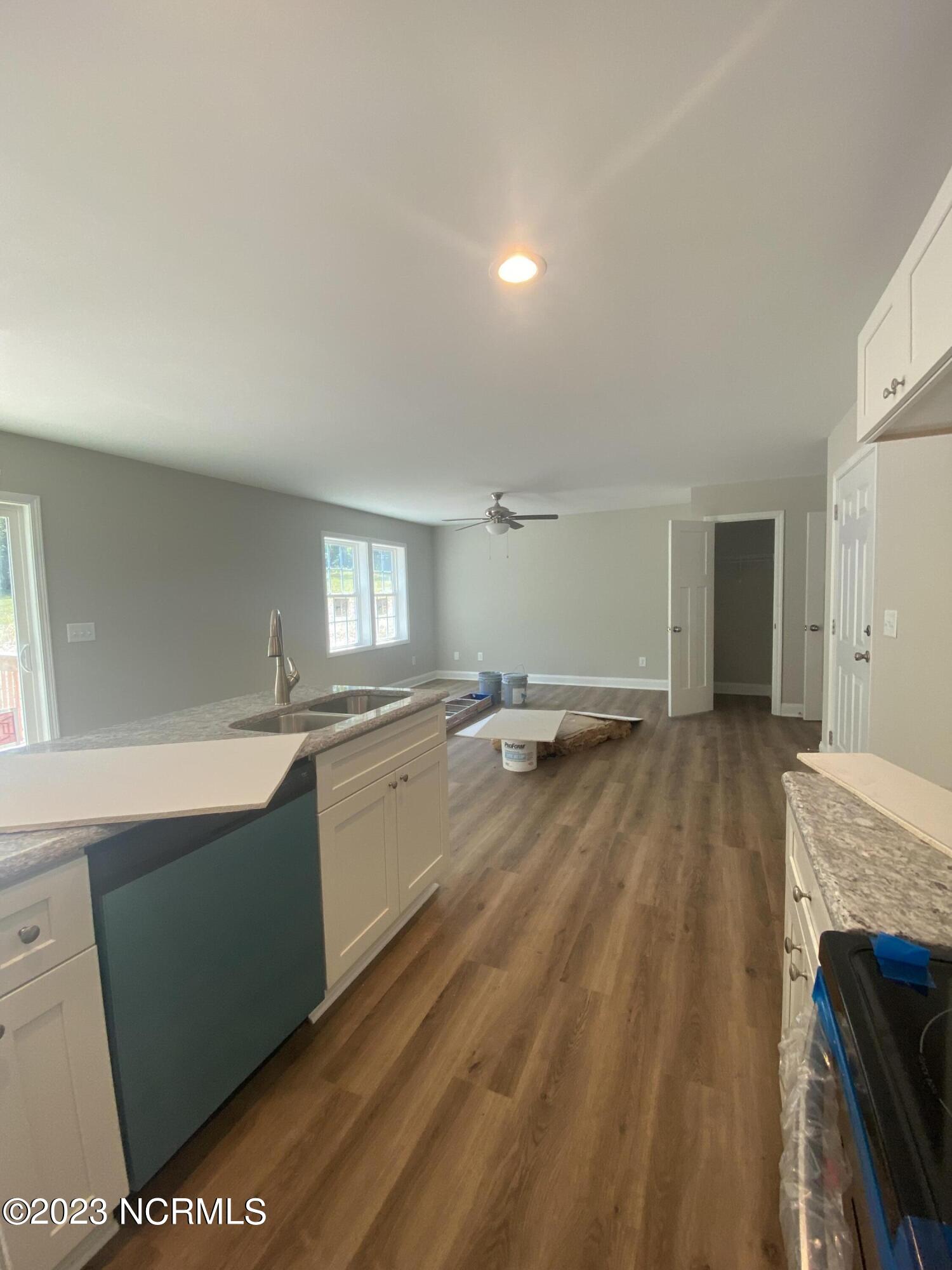 706 Pinecrest Street Carthage, NC 28327 - Photo 5 of 22 IMG-3855