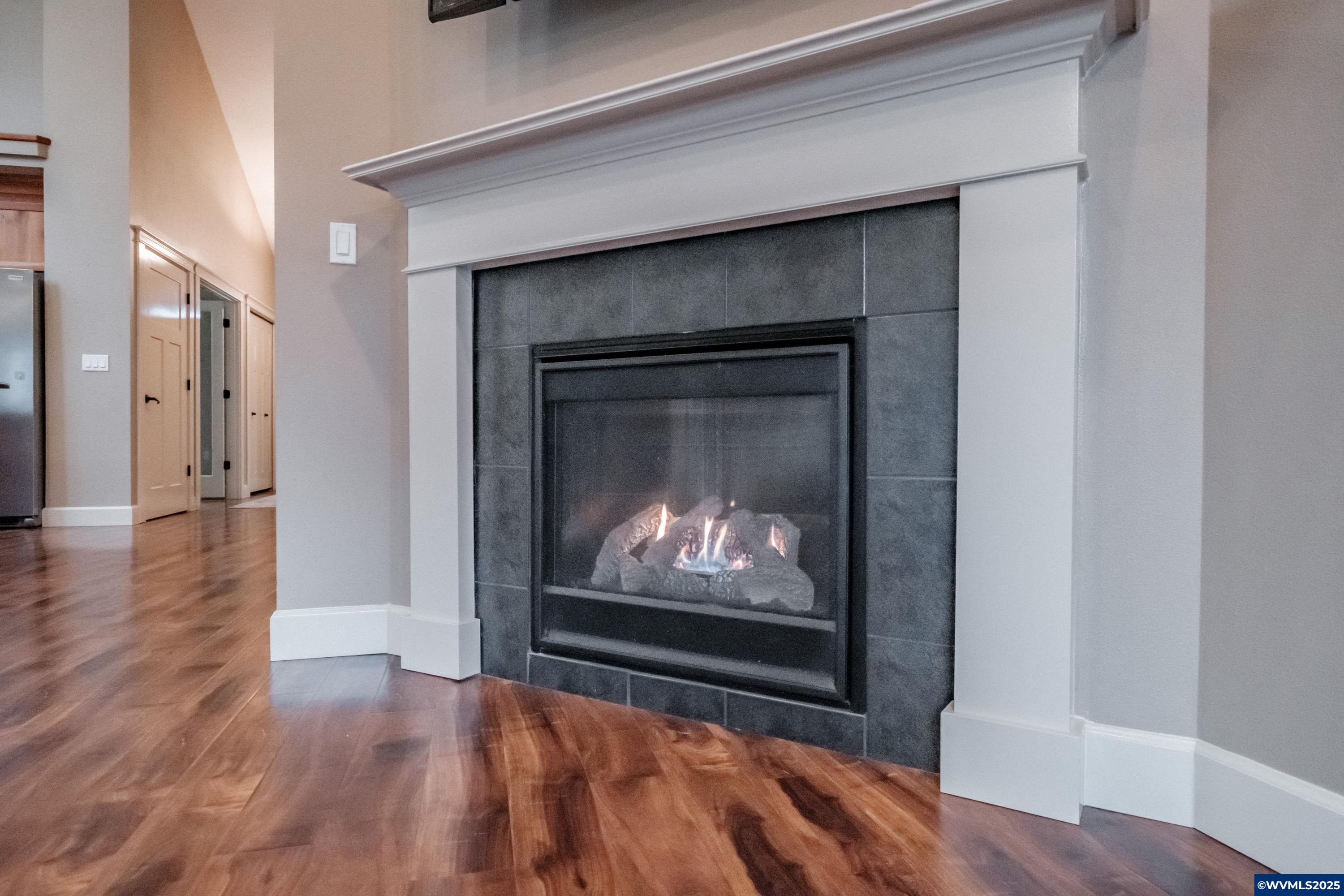 1047 Robbins Way Lebanon, OR 97355 - Photo 10 of 28