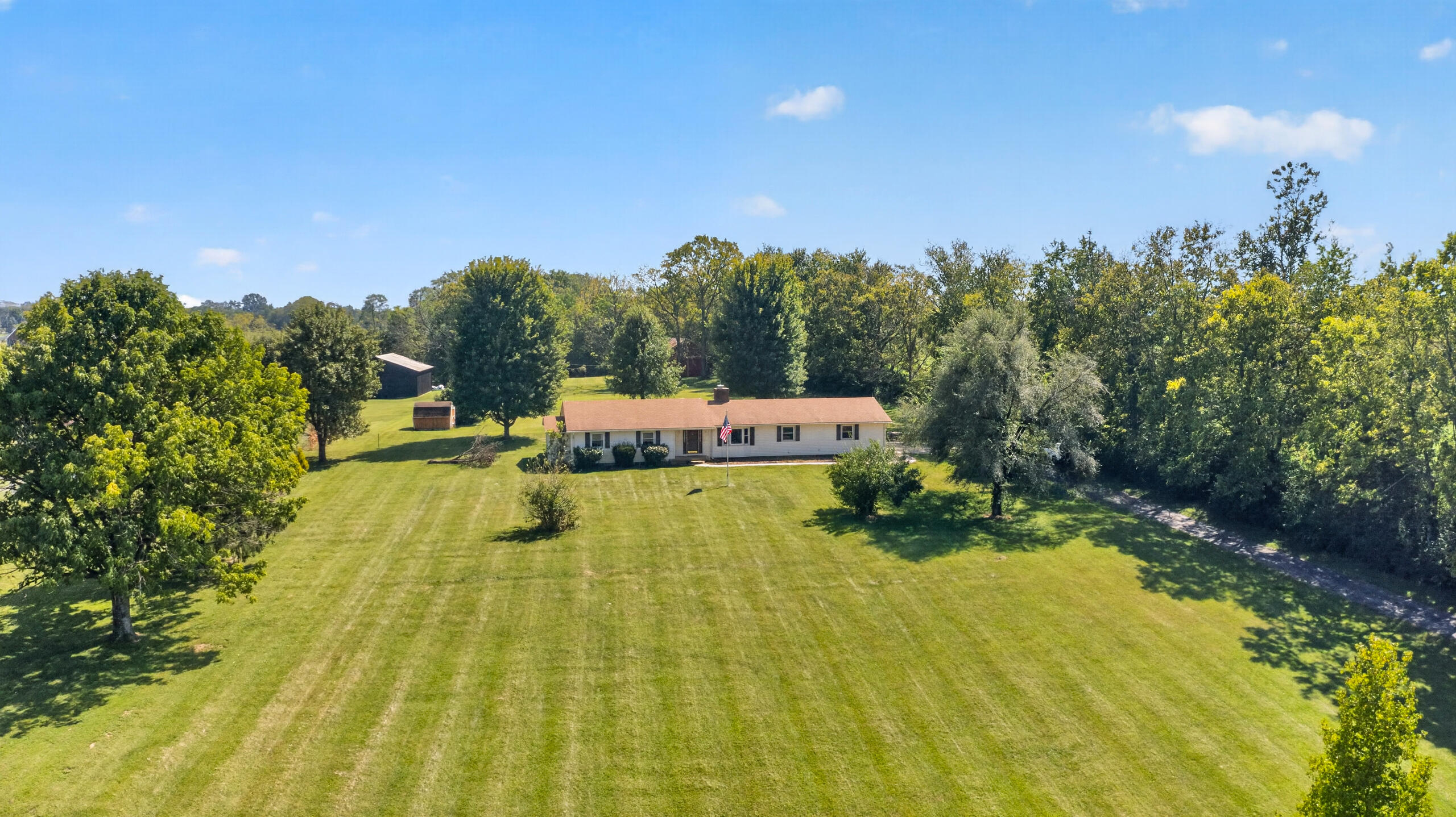 5300 Stewart Road Lexington, KY 40516 - Photo 5 of 45 101