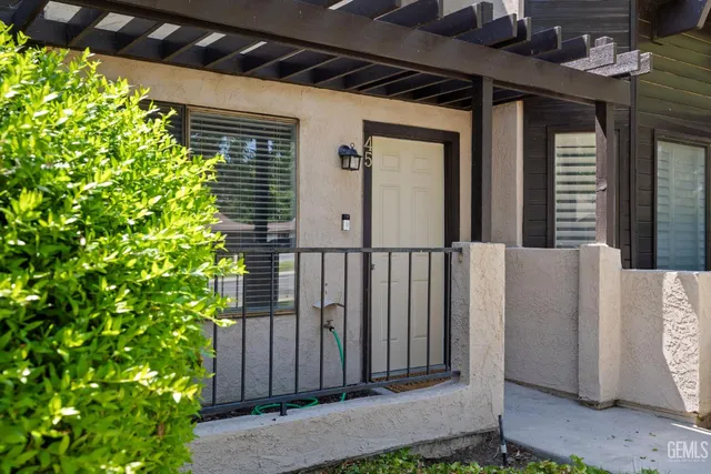a view of a porch with a small cabin