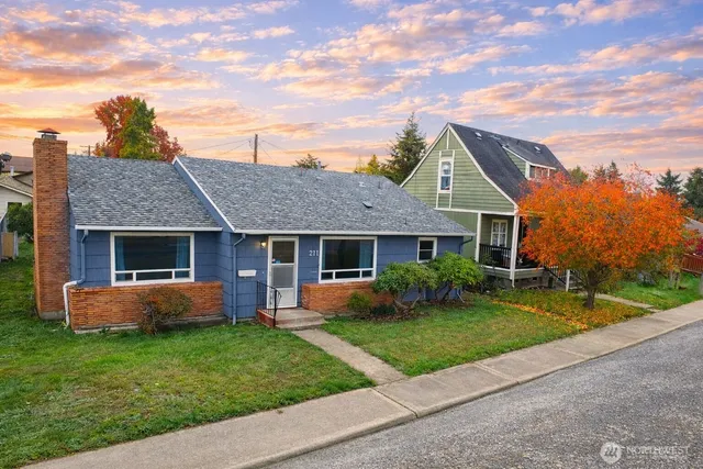 $379,000 | 211 Latona Street, Centralia, WA 98531