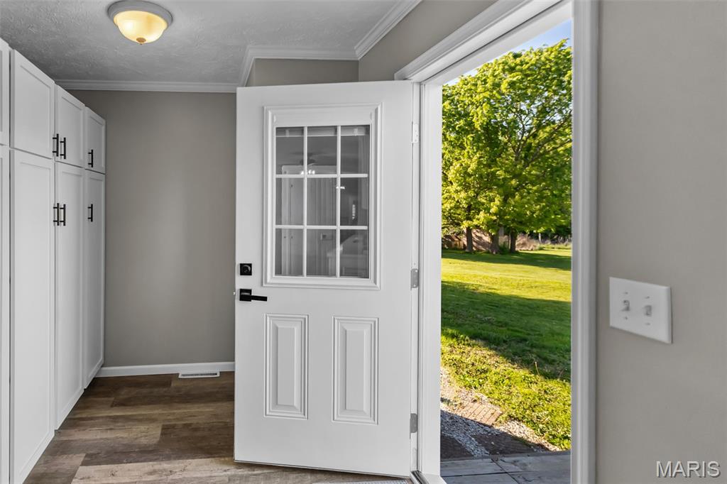 367 Northwest 175 Avenue Carrollton, IL 62016 - Photo 15 of 97