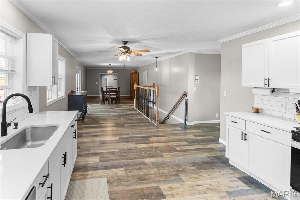 367 Northwest 175 Avenue Carrollton, IL 62016 - Photo 9 of 97
