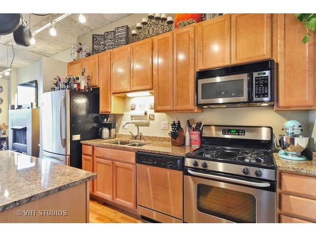 6 South Laflin Street, Unit 824 Chicago, IL 60607 - Photo 4 of 10