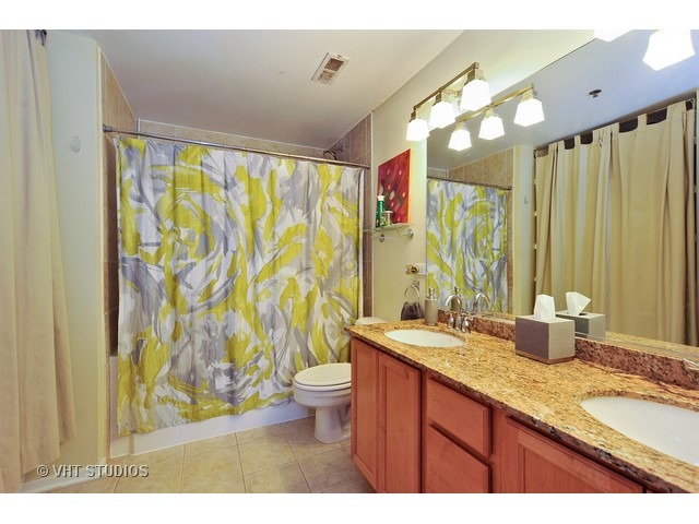 6 South Laflin Street, Unit 824 Chicago, IL 60607 - Photo 8 of 10