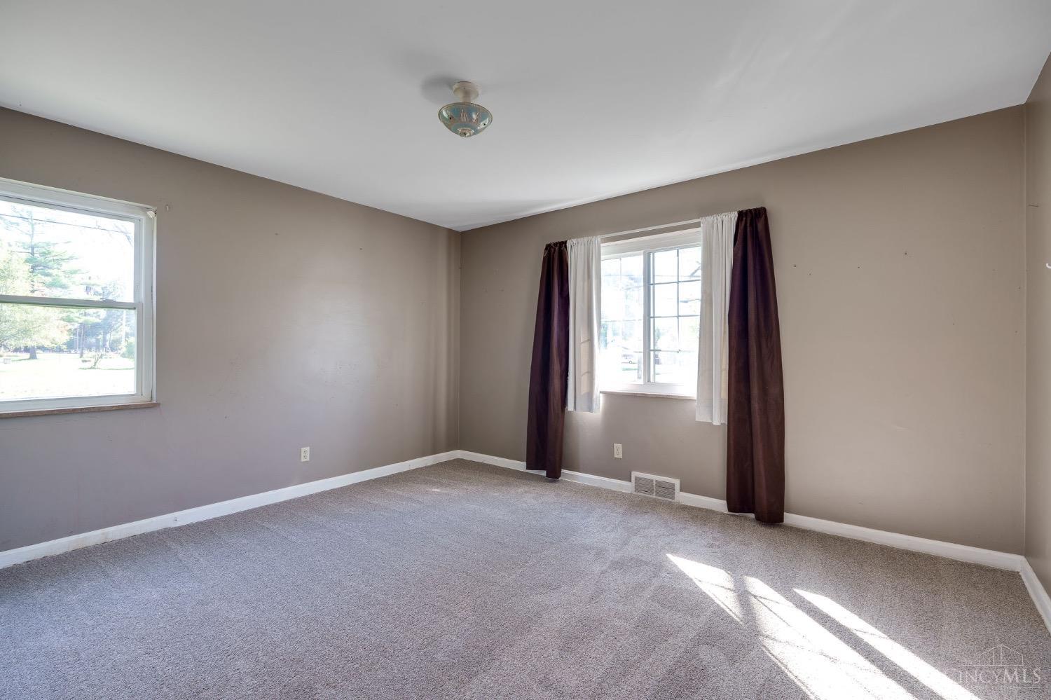 8238 Forest Road Cincinnati, OH 45255 - Photo 17 of 36