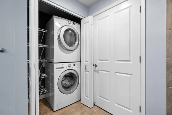 $1,995 | 317 Groveland Avenue, Unit 521, Minneapolis, MN 55403