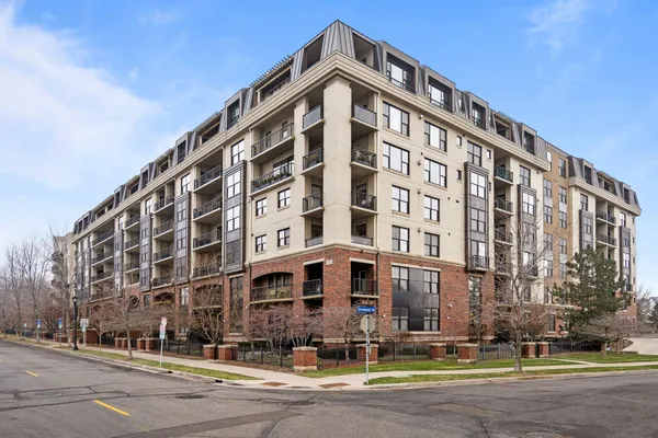 $1,995 | 317 Groveland Avenue, Unit 521, Minneapolis, MN 55403