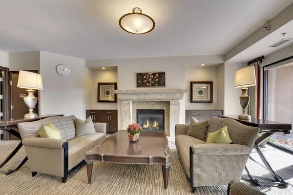 $1,995 | 317 Groveland Avenue, Unit 521, Minneapolis, MN 55403