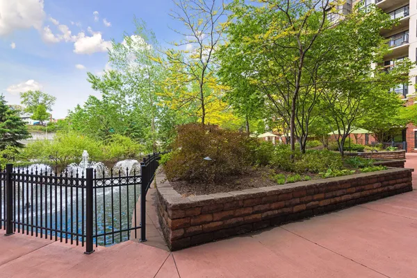 $1,995 | 317 Groveland Avenue, Unit 521, Minneapolis, MN 55403