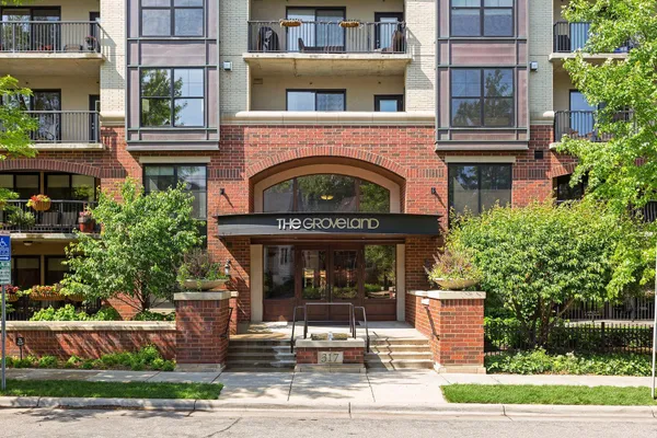 $1,995 | 317 Groveland Avenue, Unit 521, Minneapolis, MN 55403