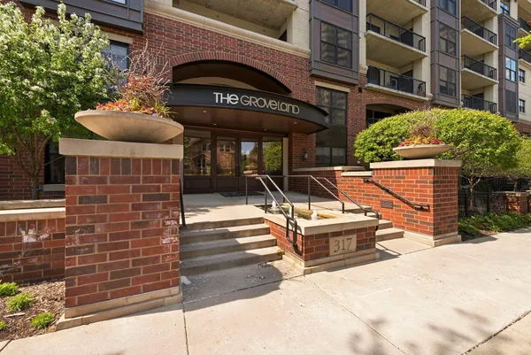 $1,995 | 317 Groveland Avenue, Unit 521, Minneapolis, MN 55403