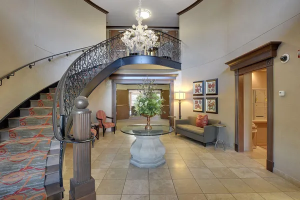 $1,995 | 317 Groveland Avenue, Unit 521, Minneapolis, MN 55403