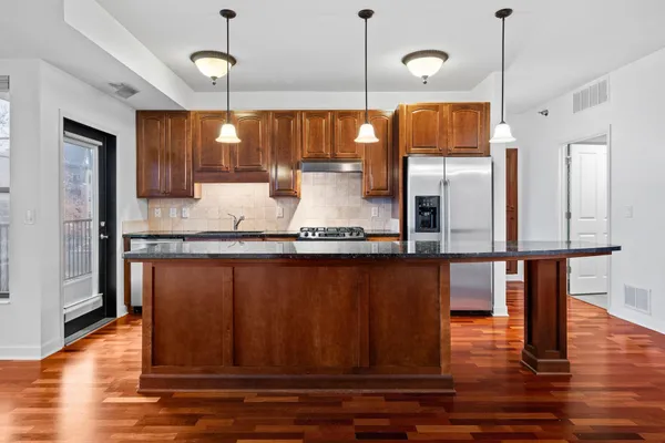 $1,995 | 317 Groveland Avenue, Unit 521, Minneapolis, MN 55403