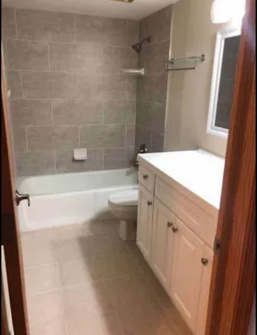 $215,000 | 1125 Pleasant Run Drive, Unit 807, Wheeling, IL 60090