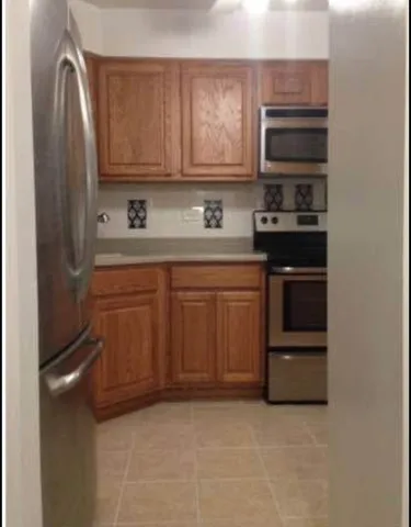 $215,000 | 1125 Pleasant Run Drive, Unit 807, Wheeling, IL 60090