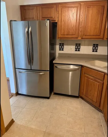 $215,000 | 1125 Pleasant Run Drive, Unit 807, Wheeling, IL 60090