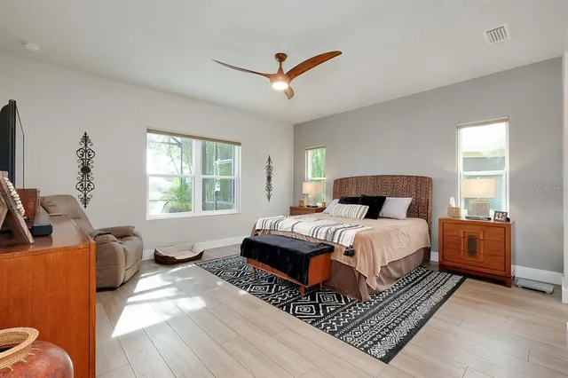 $3,995 | 12177 Stuart Drive, Venice, FL 34293