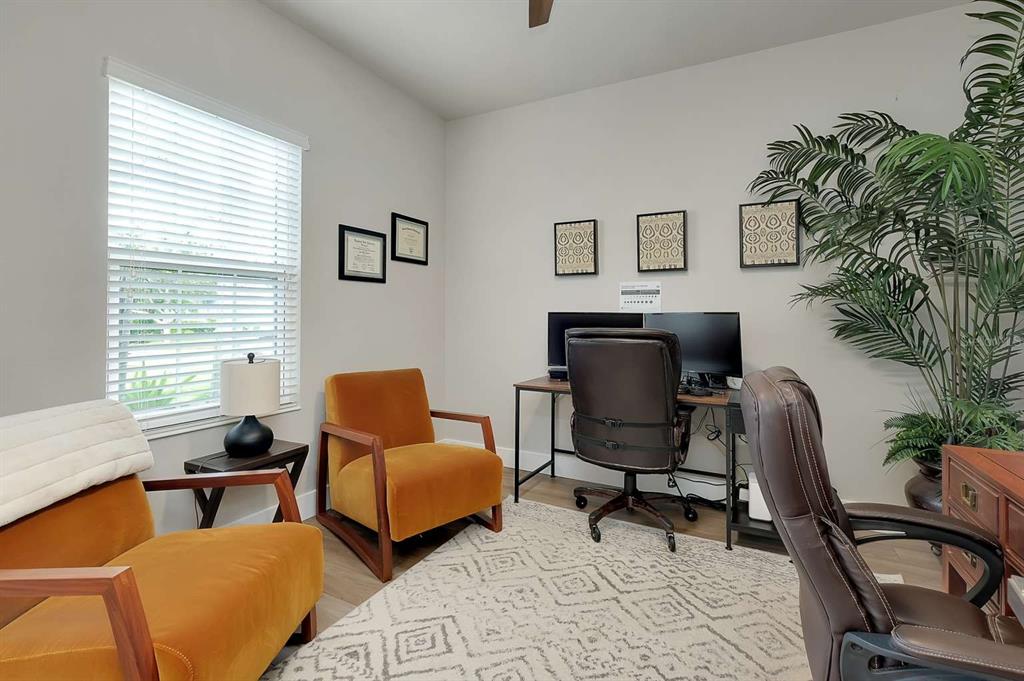 12177 Stuart Drive Venice, FL 34293 - Photo 4 of 32