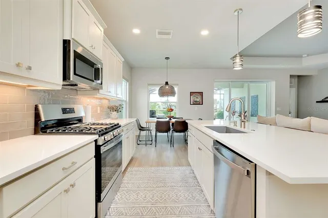 $3,995 | 12177 Stuart Drive, Venice, FL 34293