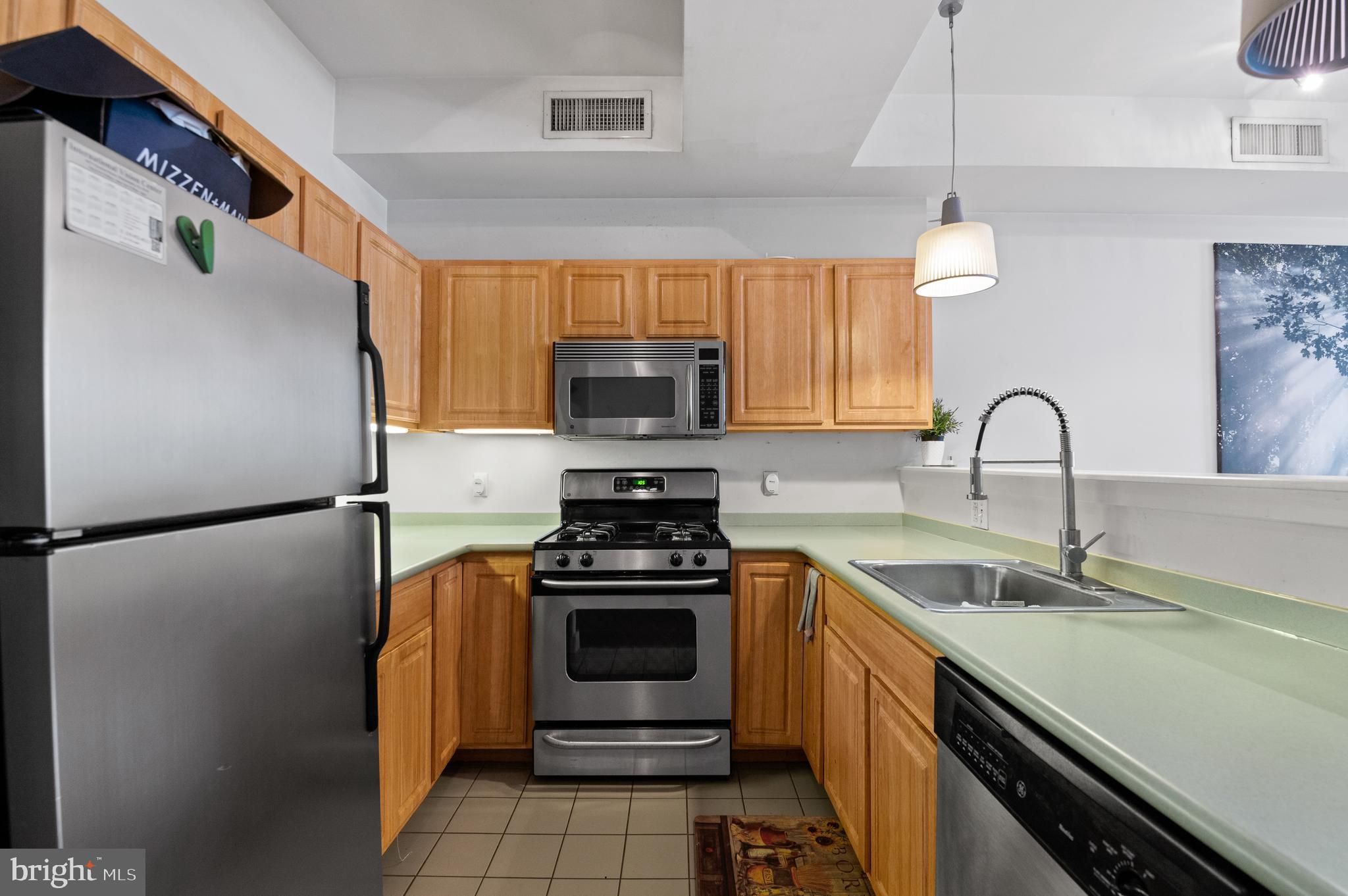 1716 Chestnut Street, Unit 3 Philadelphia, PA 19103 - Photo 3 of 15