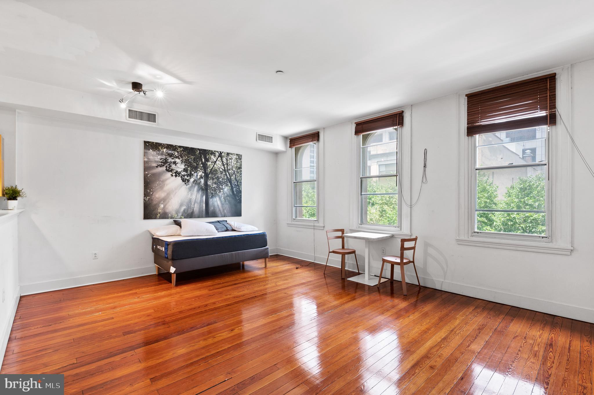 1716 Chestnut Street, Unit 3 Philadelphia, PA 19103 - Photo 5 of 15