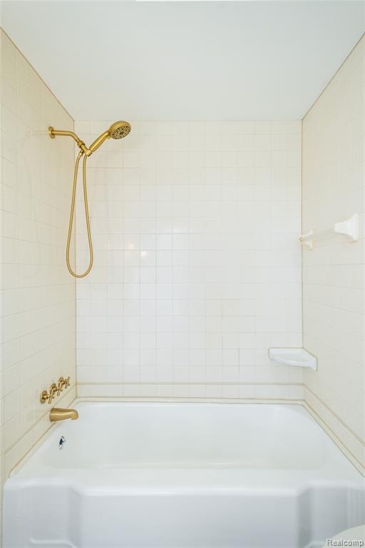 227 Emily Street Flushing, MI 48433 - Photo 15 of 32