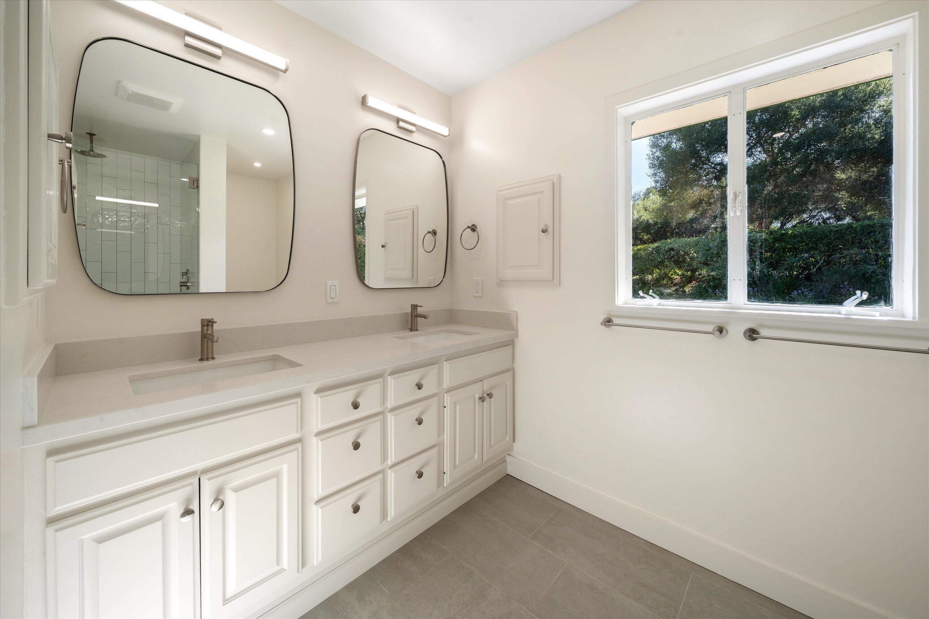 579 Hot Springs Road Montecito, CA 93108 - Photo 23 of 28 Primary Bath