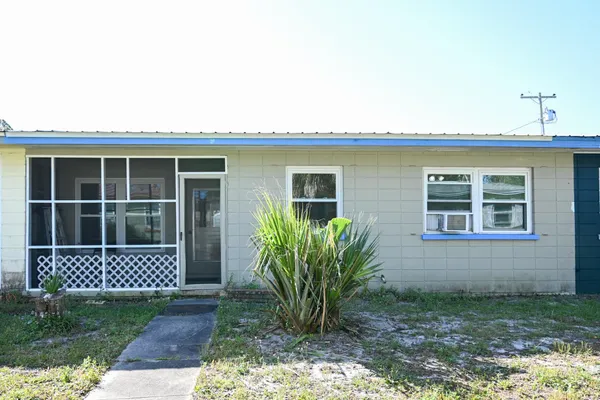 $149,900 | 44 Carlton Avenue, Unit 44 B2, Lanark Village, FL 32322