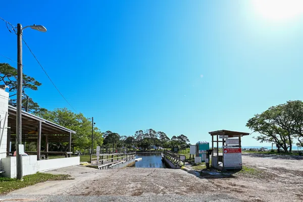 $149,900 | 44 Carlton Avenue, Unit 44 B2, Lanark Village, FL 32322