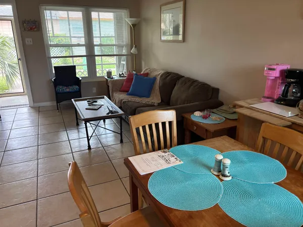 $149,900 | 44 Carlton Avenue, Unit 44 B2, Lanark Village, FL 32322