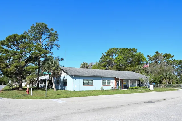 $149,900 | 44 Carlton Avenue, Unit 44 B2, Lanark Village, FL 32322