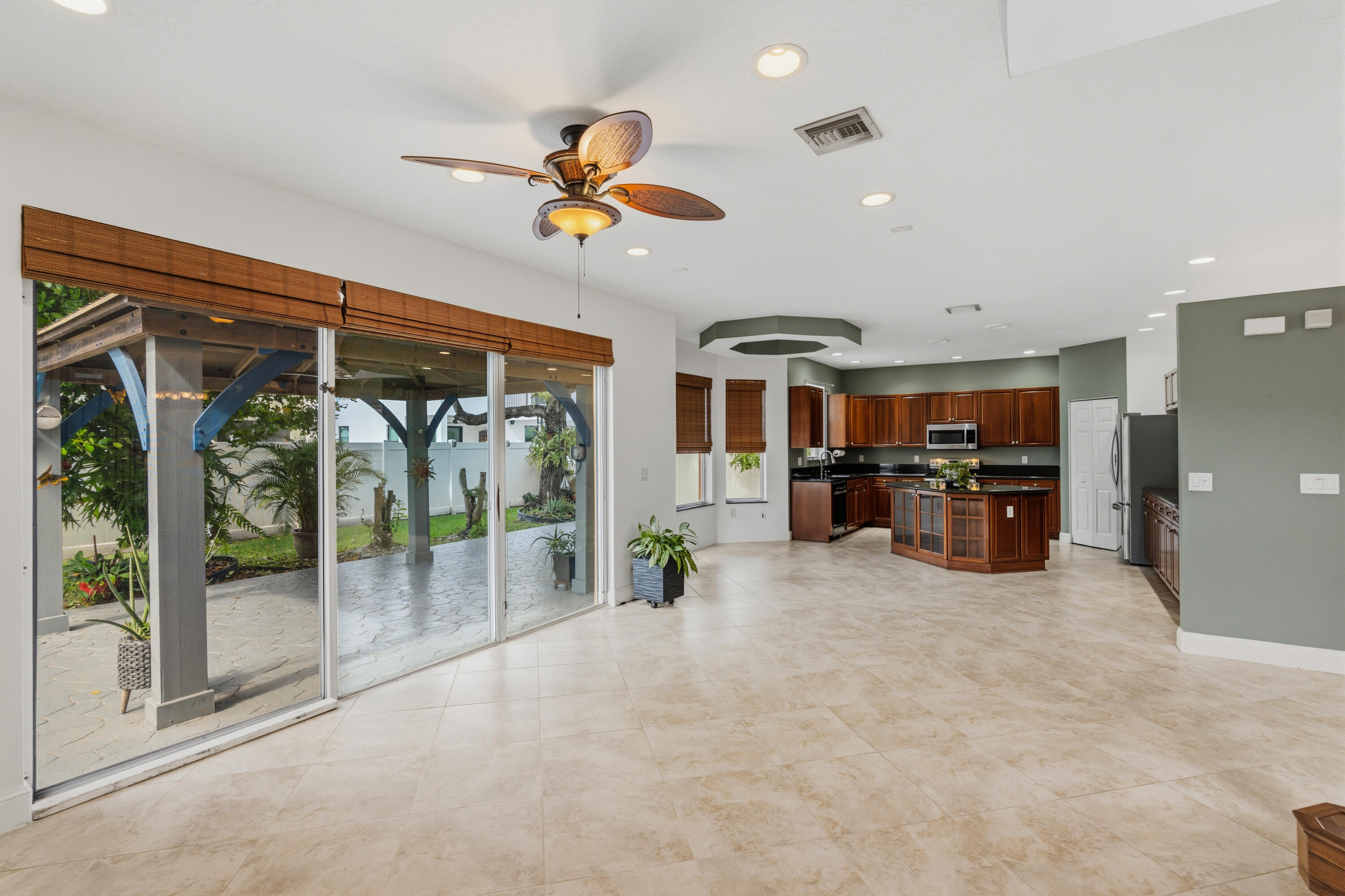 15744 Southwest 53rd Court Miramar, FL 33027 - Photo 7 of 56 DSC01541
