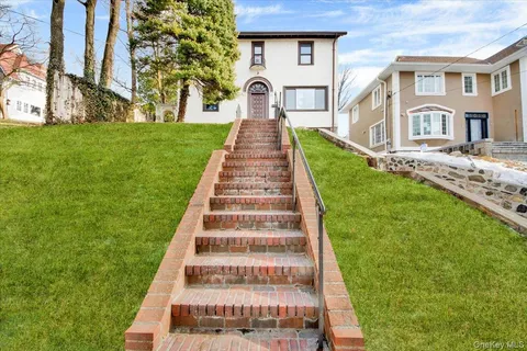 $775,000 | 19 Darwood Place, Mount Vernon, NY 10553