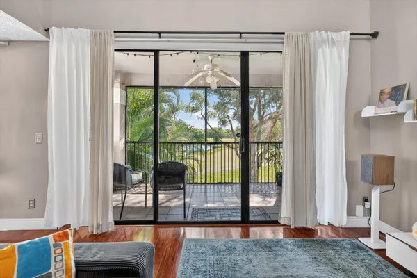 $3,100 | 301 Southwest 158th Terrace, Unit 204, Pembroke Pines, FL 33027