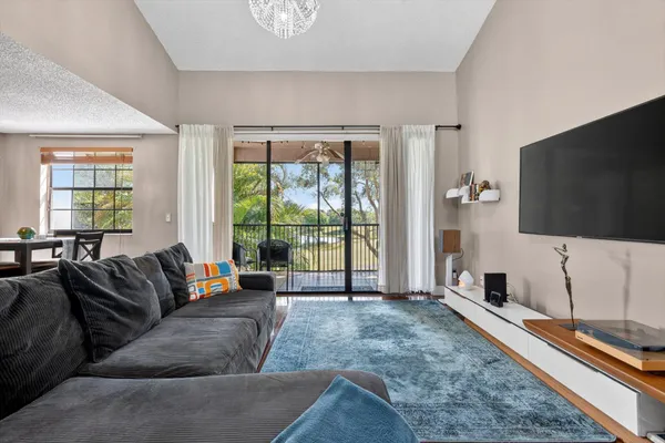 $3,100 | 301 Southwest 158th Terrace, Unit 204, Pembroke Pines, FL 33027