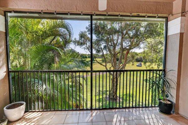 $3,100 | 301 Southwest 158th Terrace, Unit 204, Pembroke Pines, FL 33027