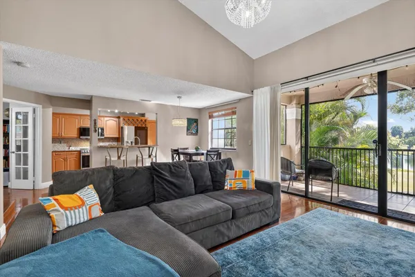 $3,100 | 301 Southwest 158th Terrace, Unit 204, Pembroke Pines, FL 33027