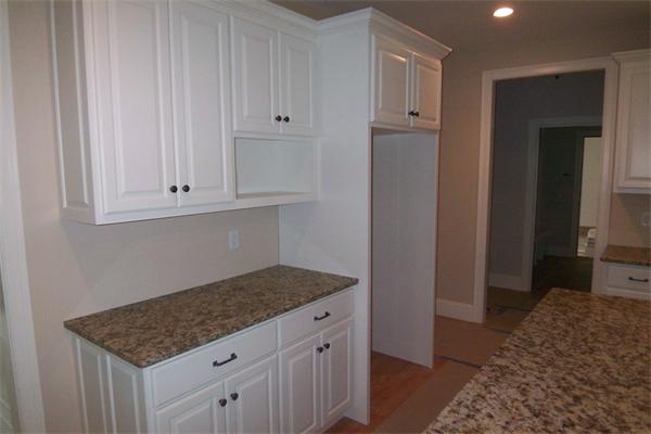 83 Harding Street Medfield, MA 02052 - Photo 10 of 30 Gallery Image 10