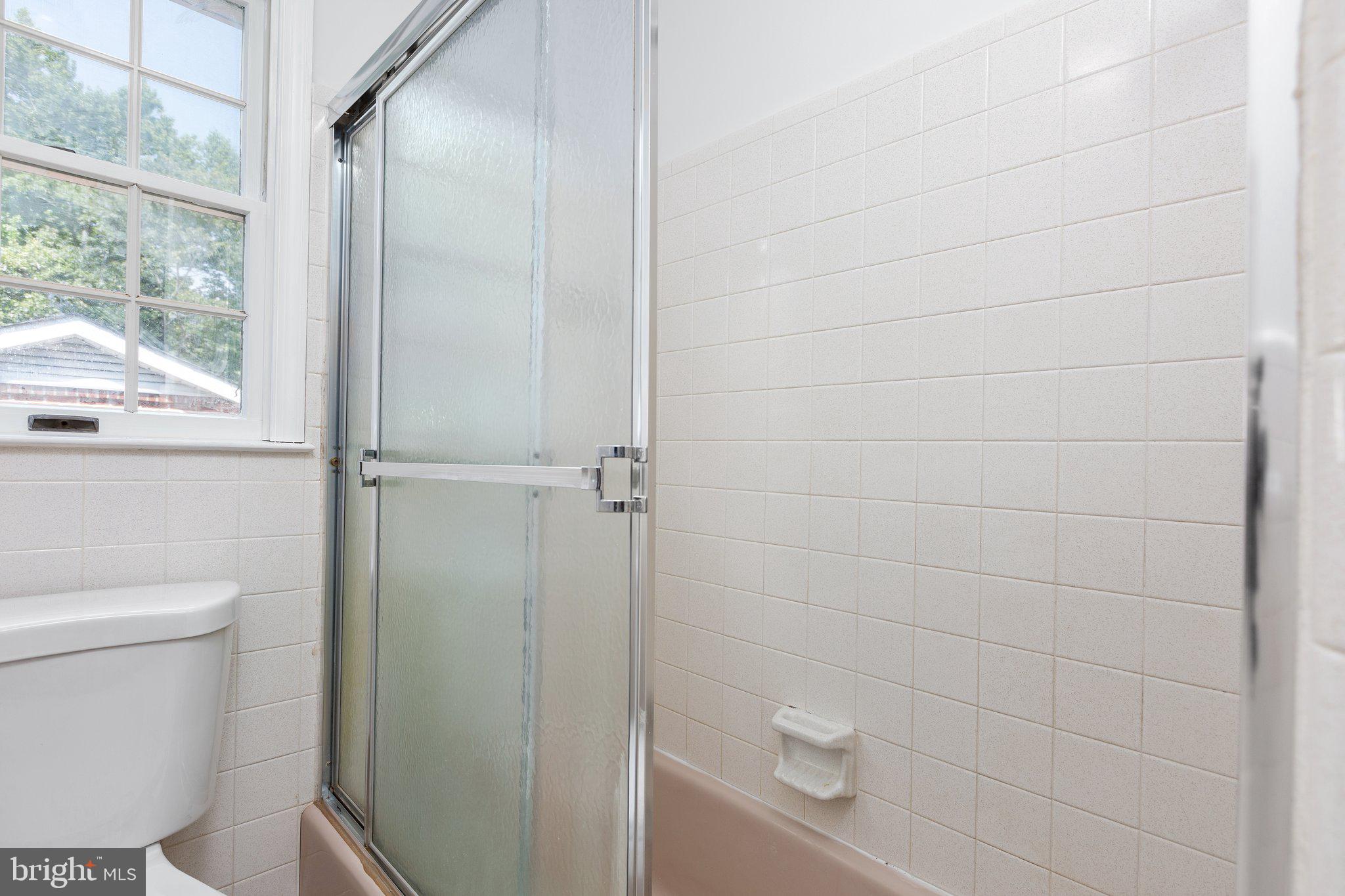 71 Cosner Road Louisa, VA 23093 - Photo 24 of 82 Hallway Full Bathroom