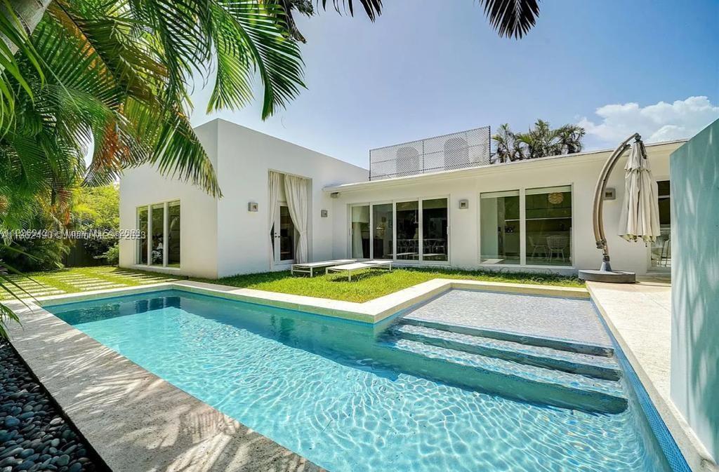 475 Woodcrest Road Key Biscayne, FL 33149 - Photo 13 of 27