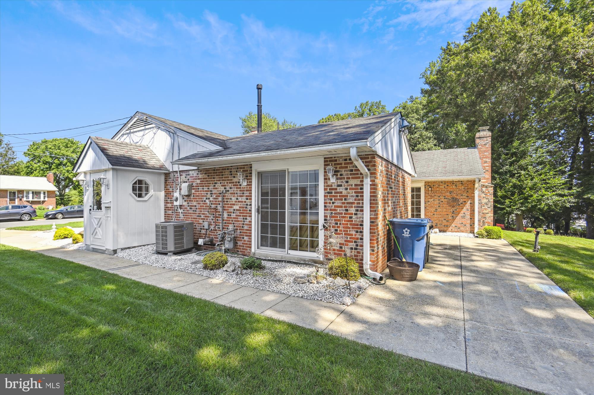 7910 Ellet Road Springfield, VA 22151 - Photo 34 of 47 Side Elevation