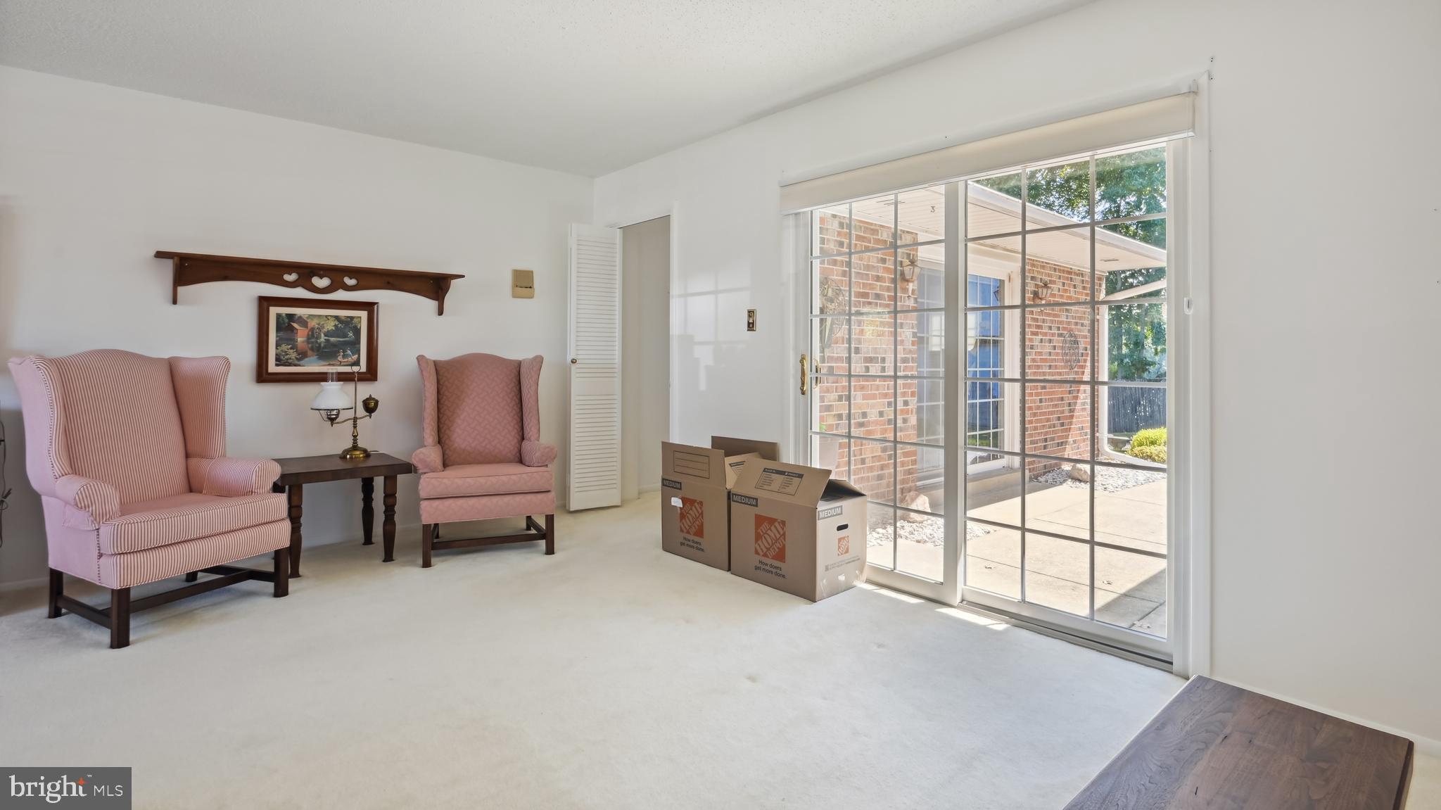 7910 Ellet Road Springfield, VA 22151 - Photo 5 of 47 Living Room