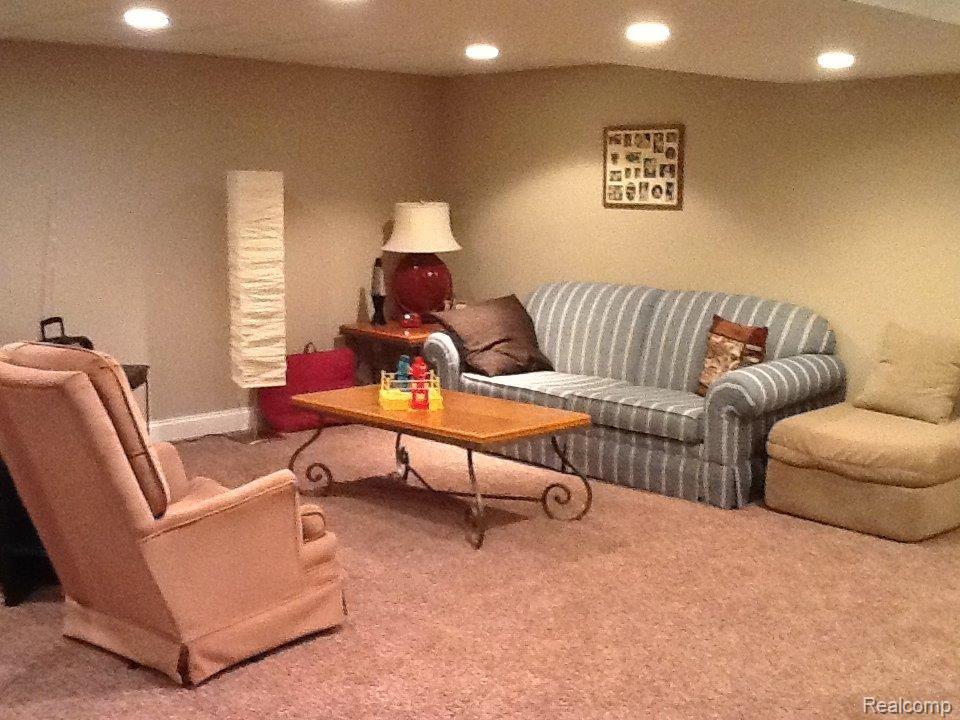 52045 Boland Road New Baltimore, MI 48047 - Photo 25 of 31 282.JPG