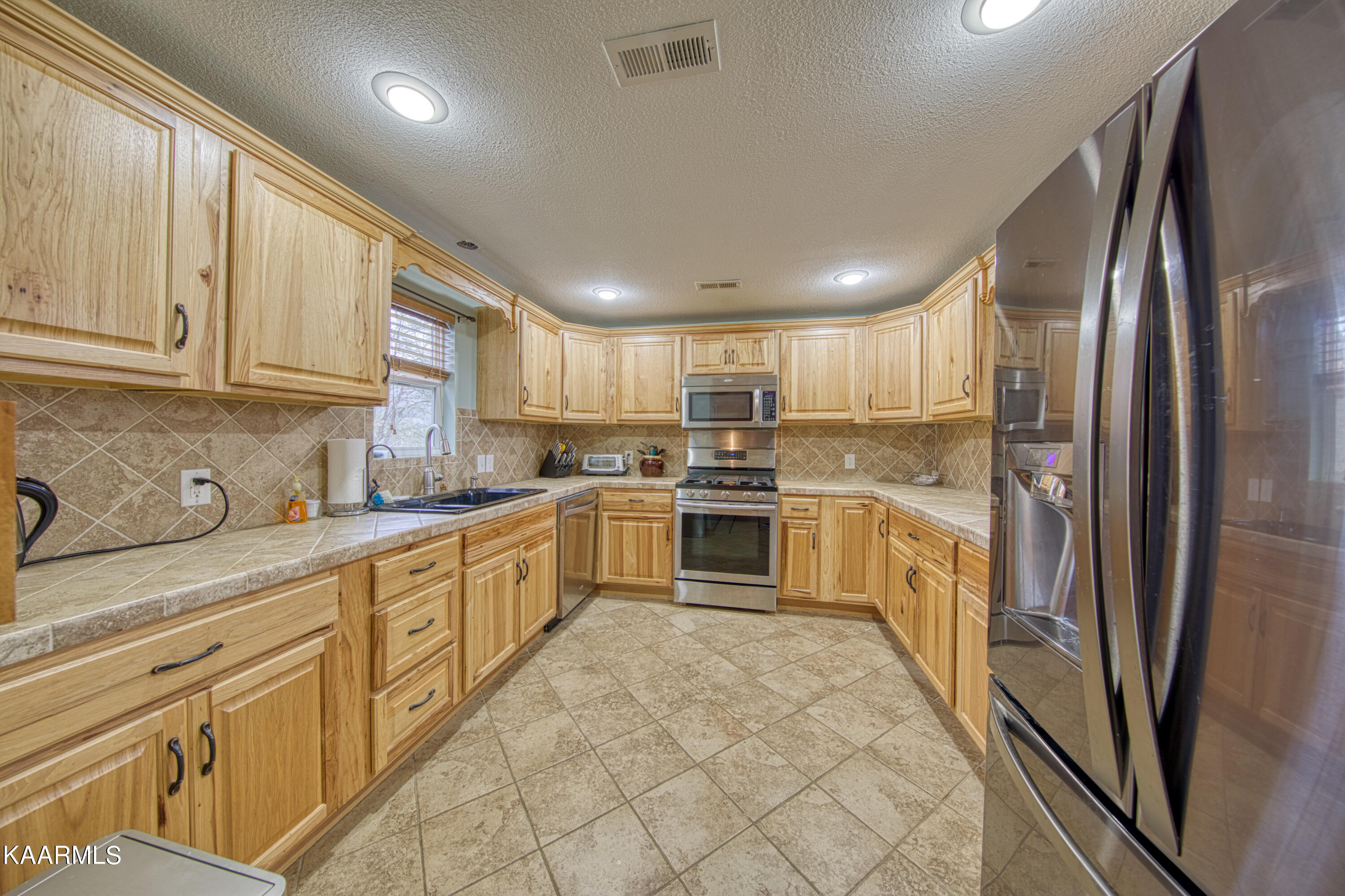 897 Obes Branch Road Sevierville, TN 37876 - Photo 11 of 29 Kitchen
