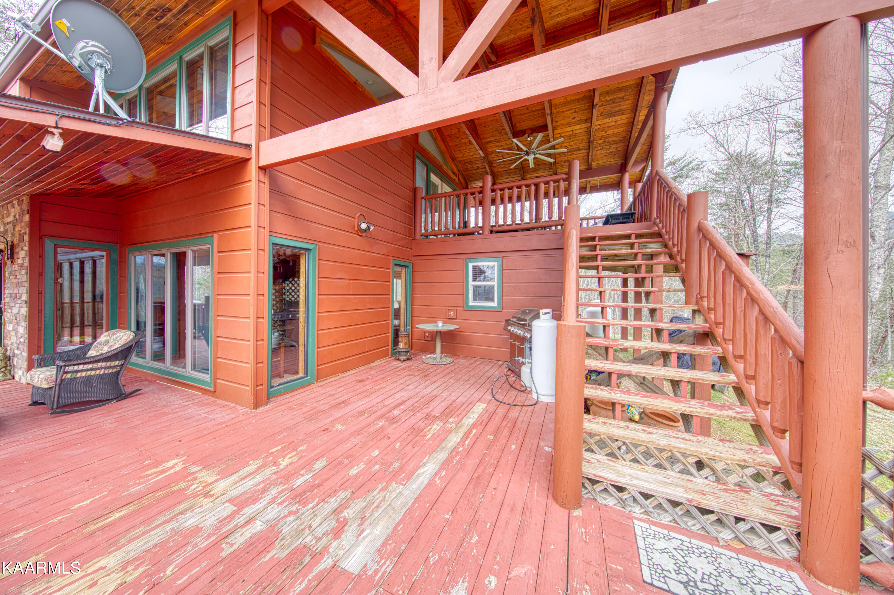 897 Obes Branch Road Sevierville, TN 37876 - Photo 4 of 29 Front deck