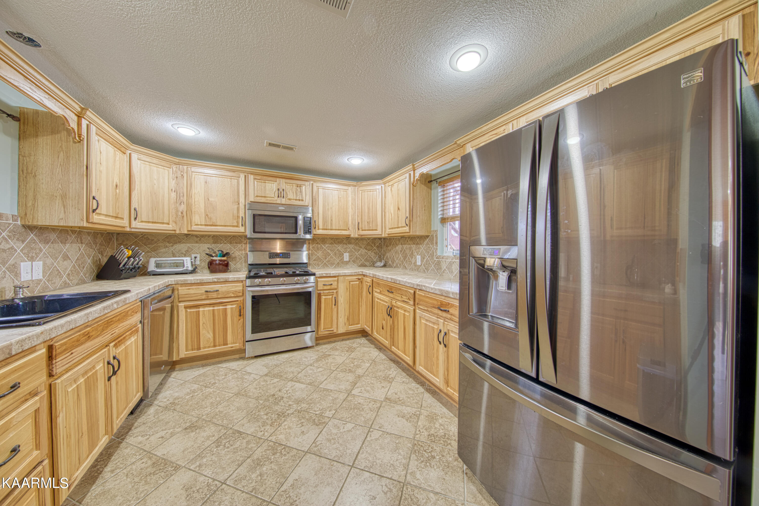 897 Obes Branch Road Sevierville, TN 37876 - Photo 10 of 29 Kitchen