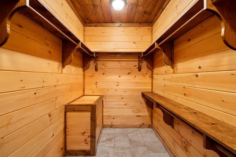 $750,000 | 658 Highland Gap Mineral Bluff, Mineral Bluff, GA 30559